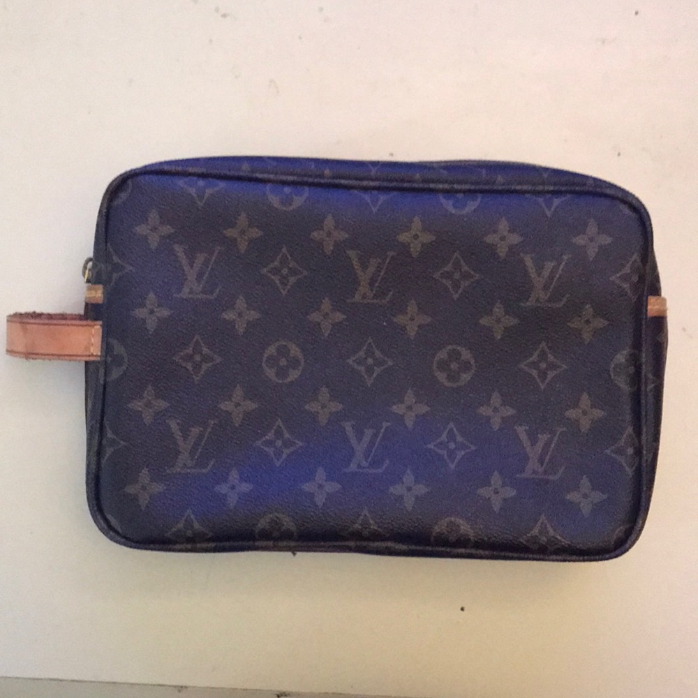 LOUIS VUITTON LV TOILETRY POUCH